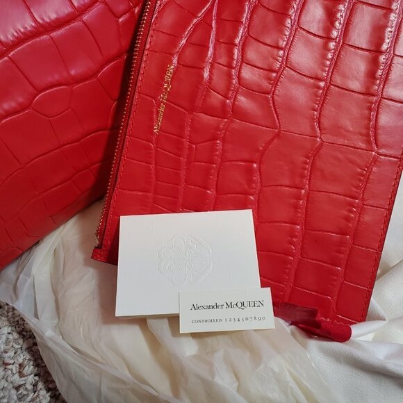 New Authentic Alexander McQueen Croco Tote Bag w/ Gold Skull Charm Red Leather - Picture 7 of 11